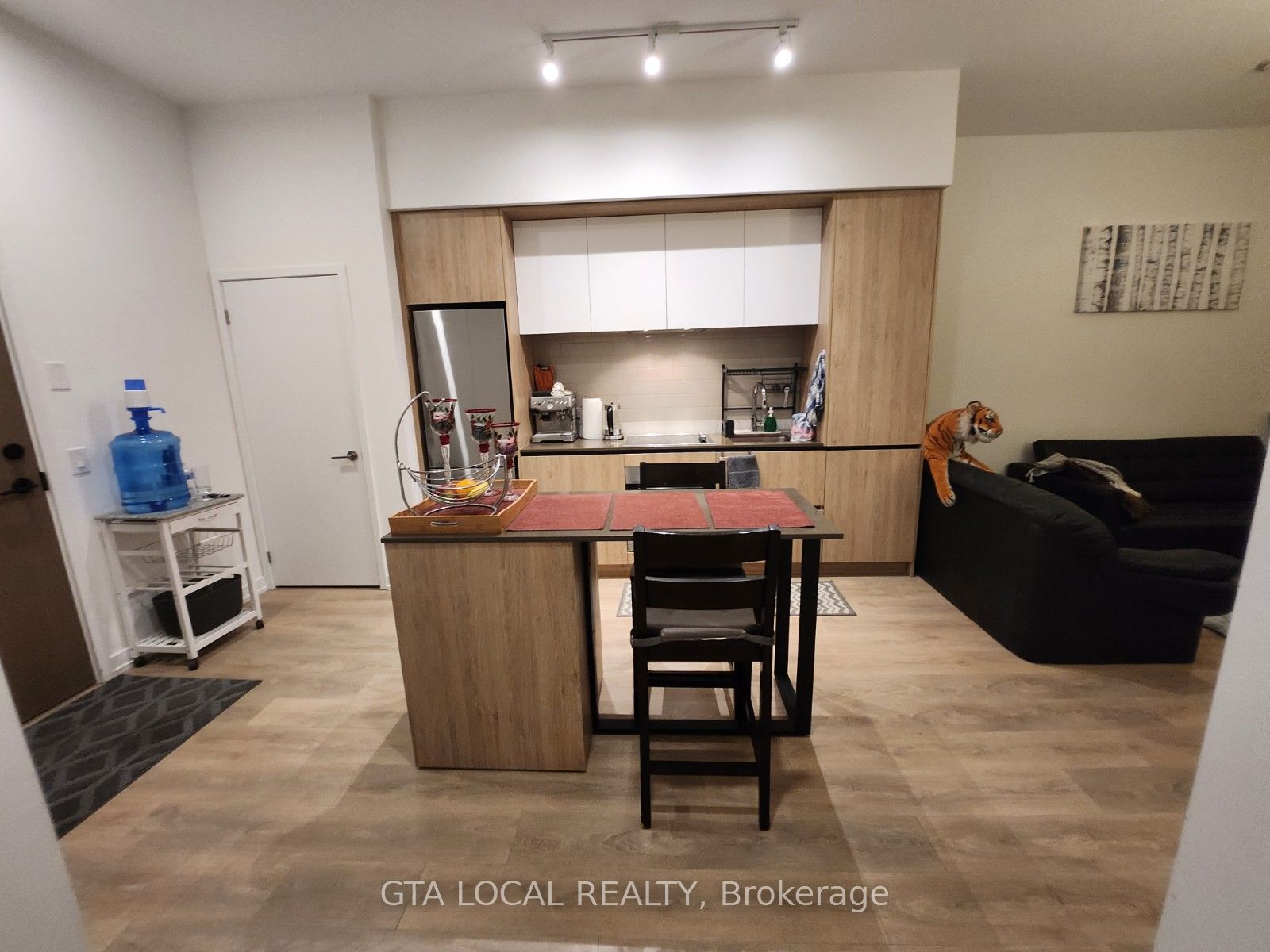 34 Tubman Avenue #406