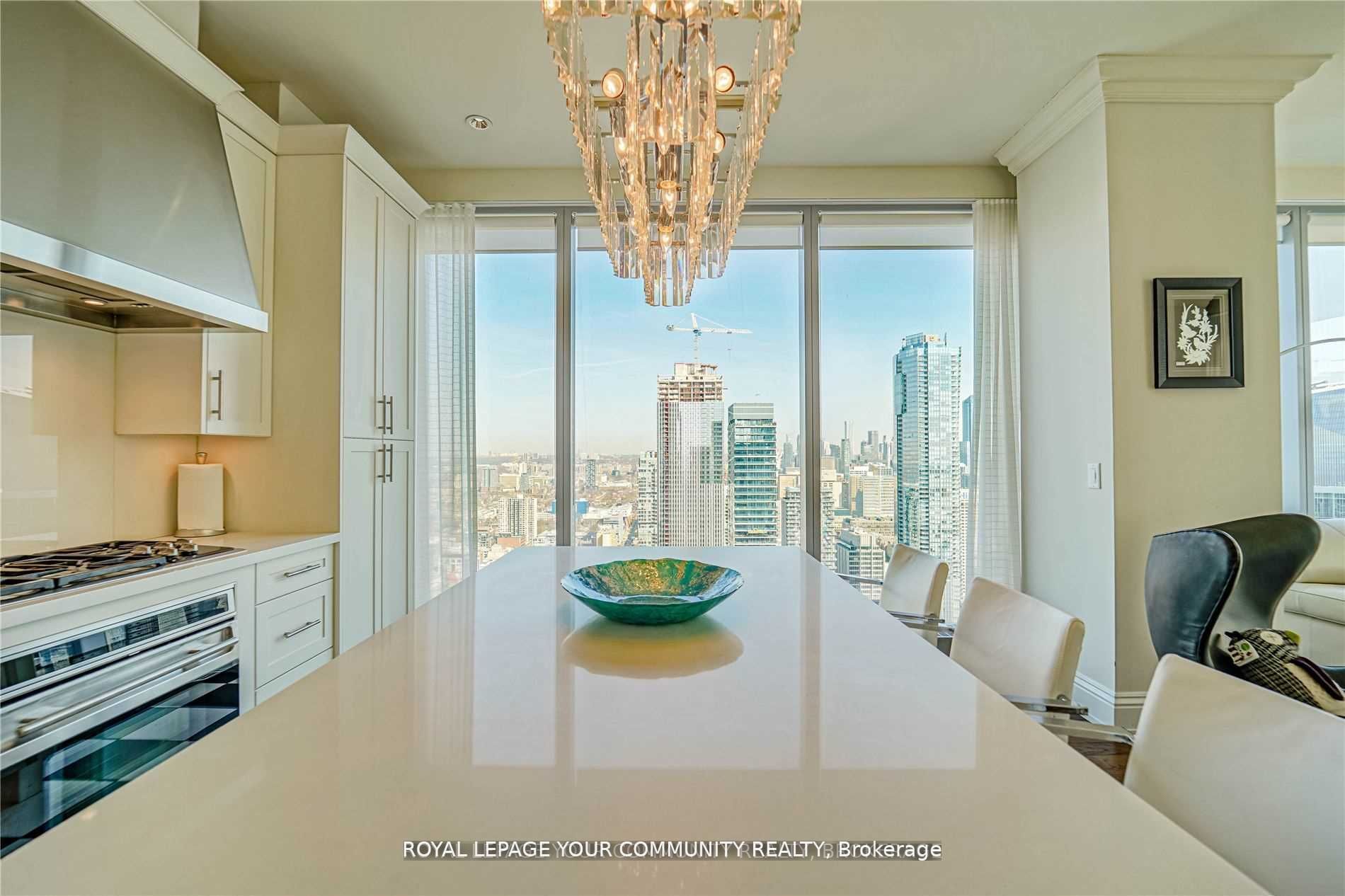 183 Wellington Street W, #3903