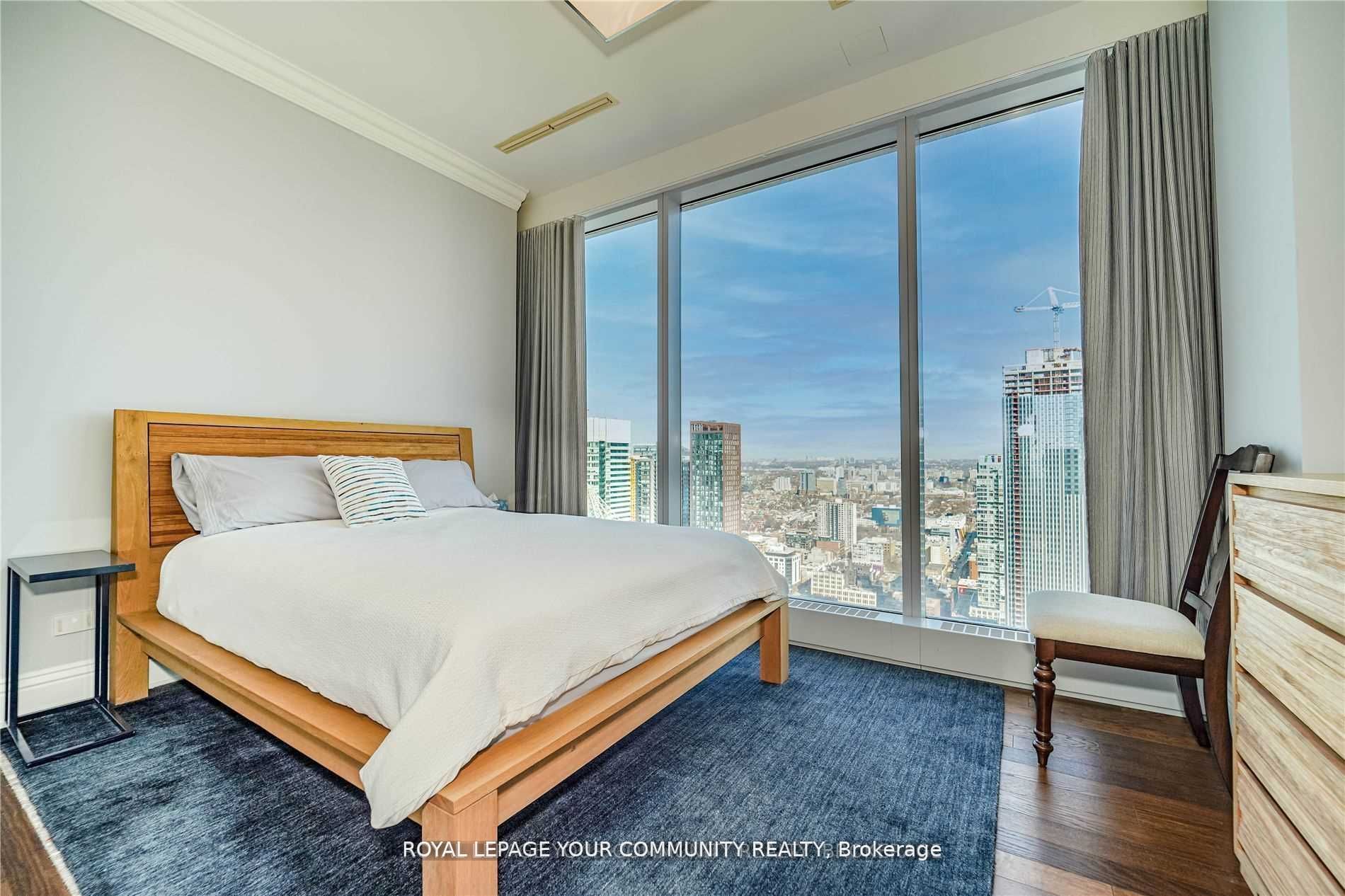 183 Wellington Street W, #3903
