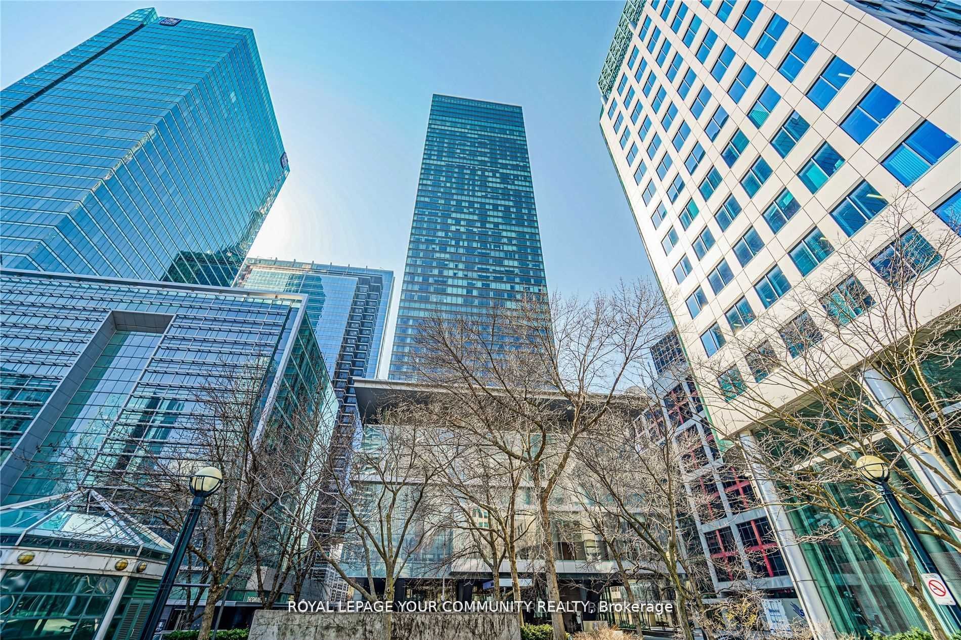 183 Wellington Street W, #3903
