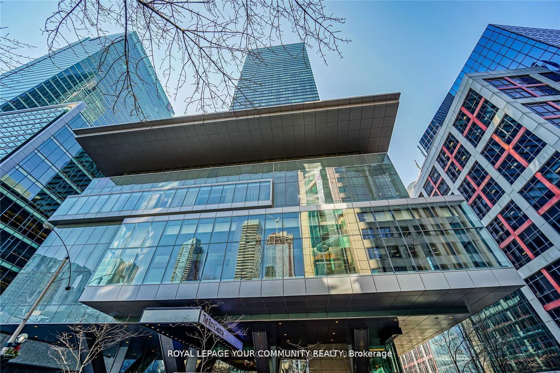 183 Wellington Street W, #3903