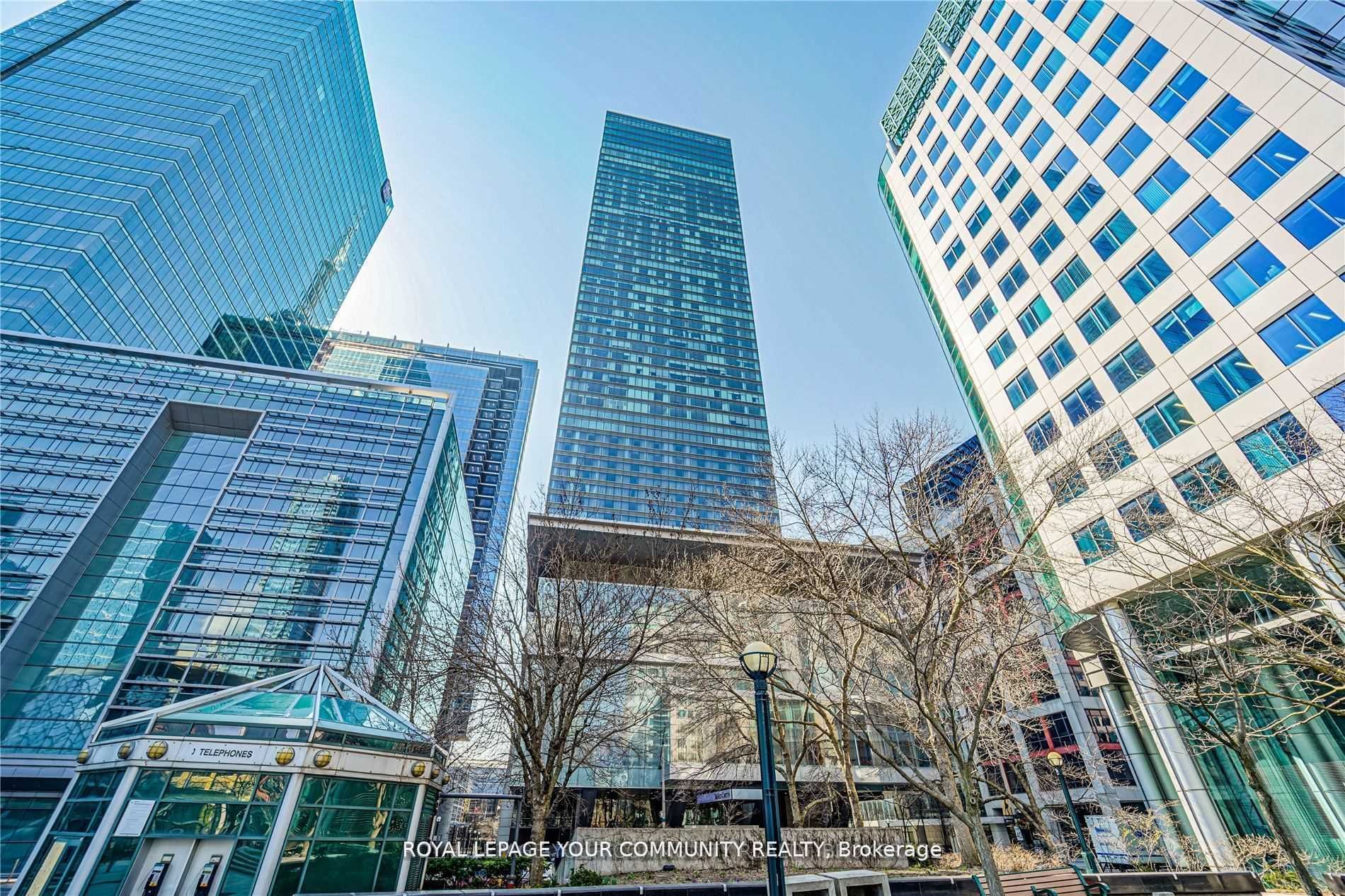 183 Wellington Street W, #3903
