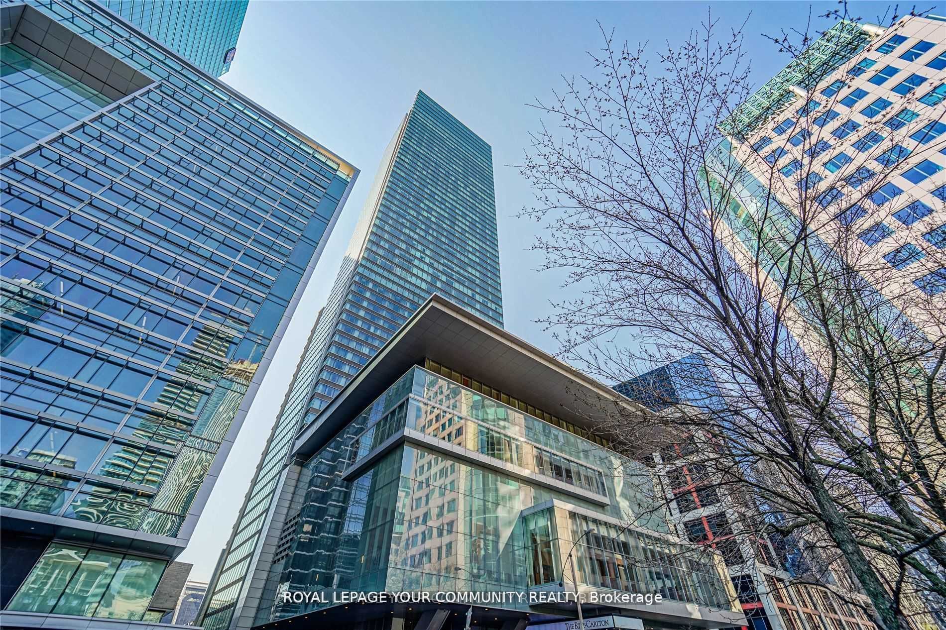 183 Wellington Street W, #3903