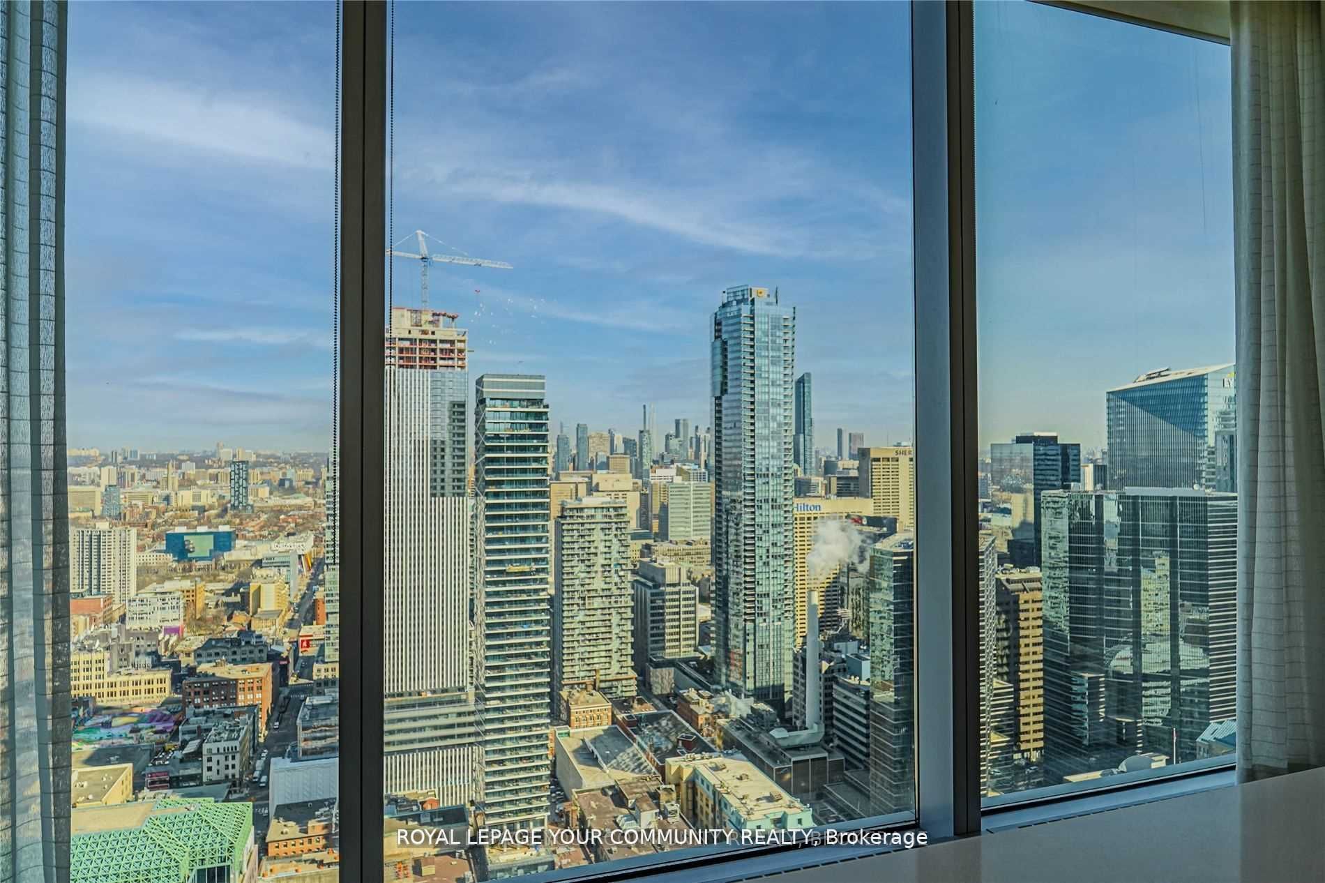 183 Wellington Street W, #3903