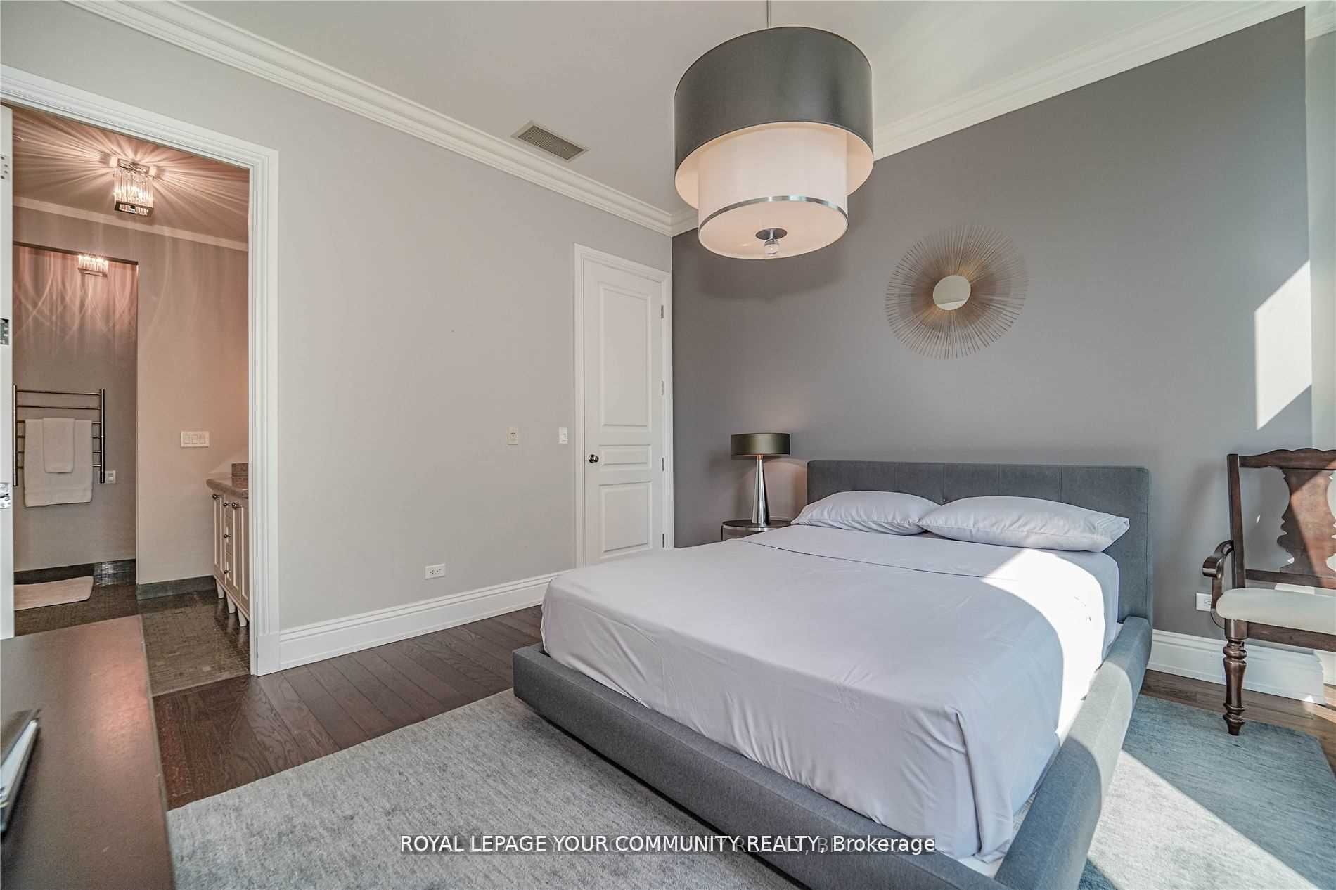 183 Wellington Street W, #3903