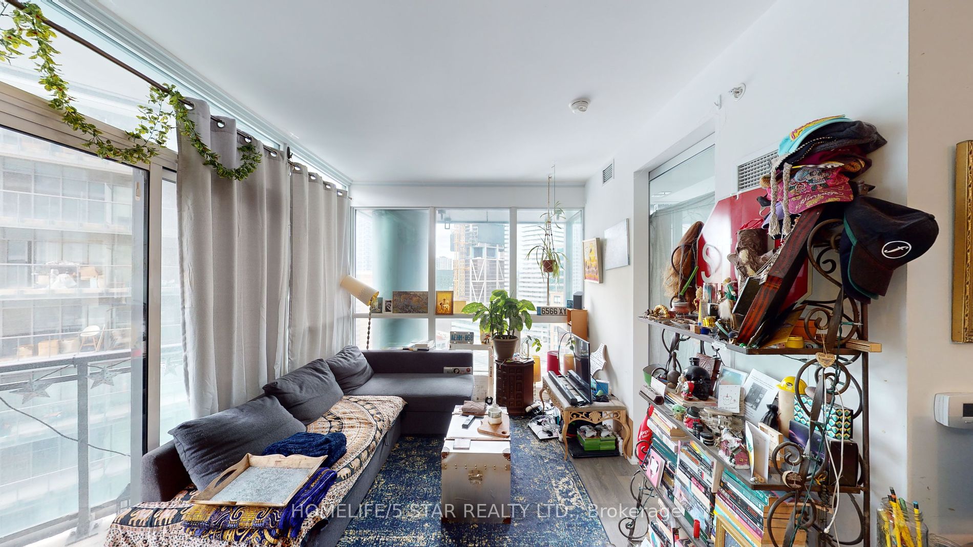 45 Charles St E, #2106