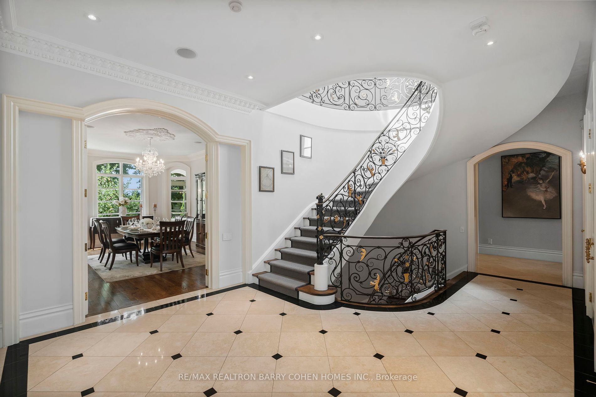 28 Arjay Cres