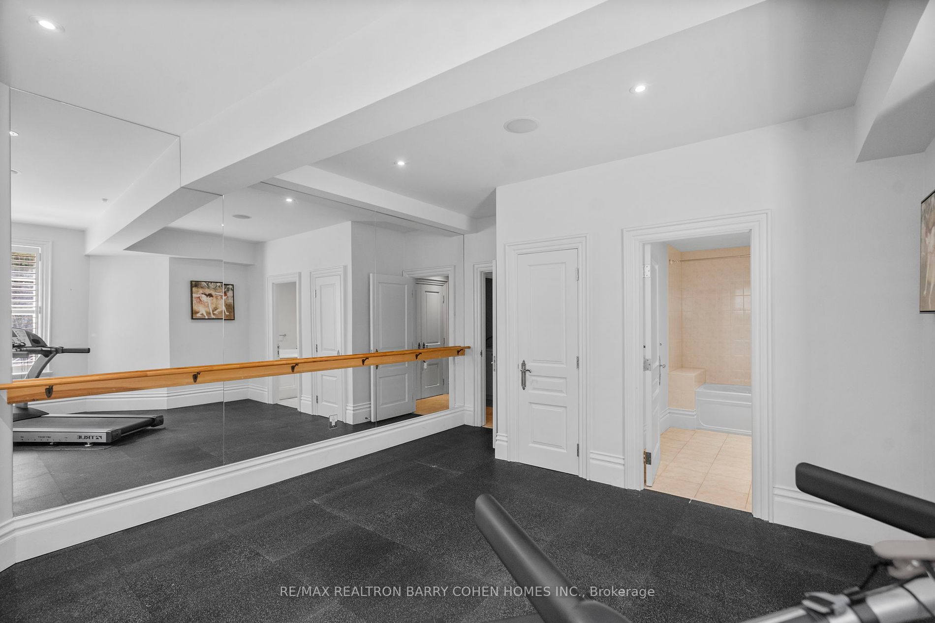 28 Arjay Cres