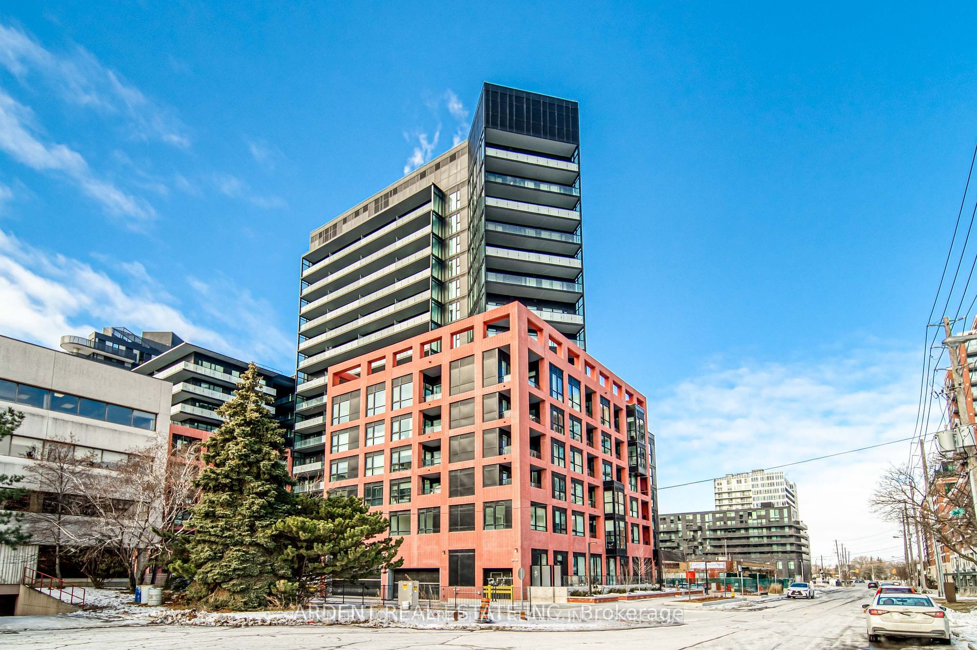8 Tippett Rd, #601