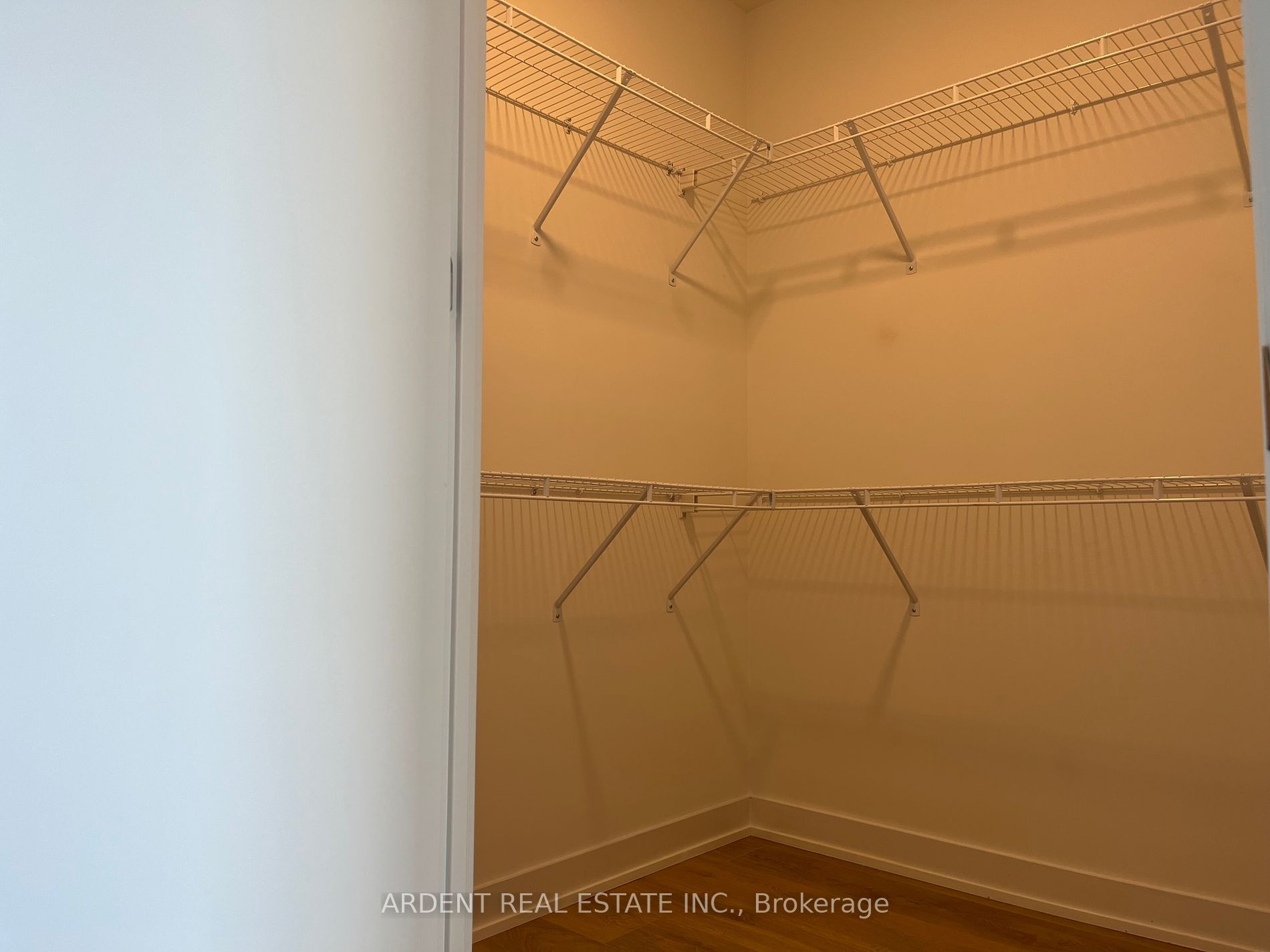 8 Tippett Rd, #601