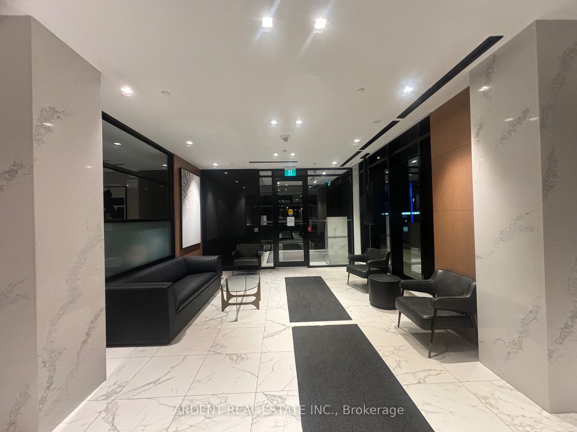 8 Tippett Rd, #601