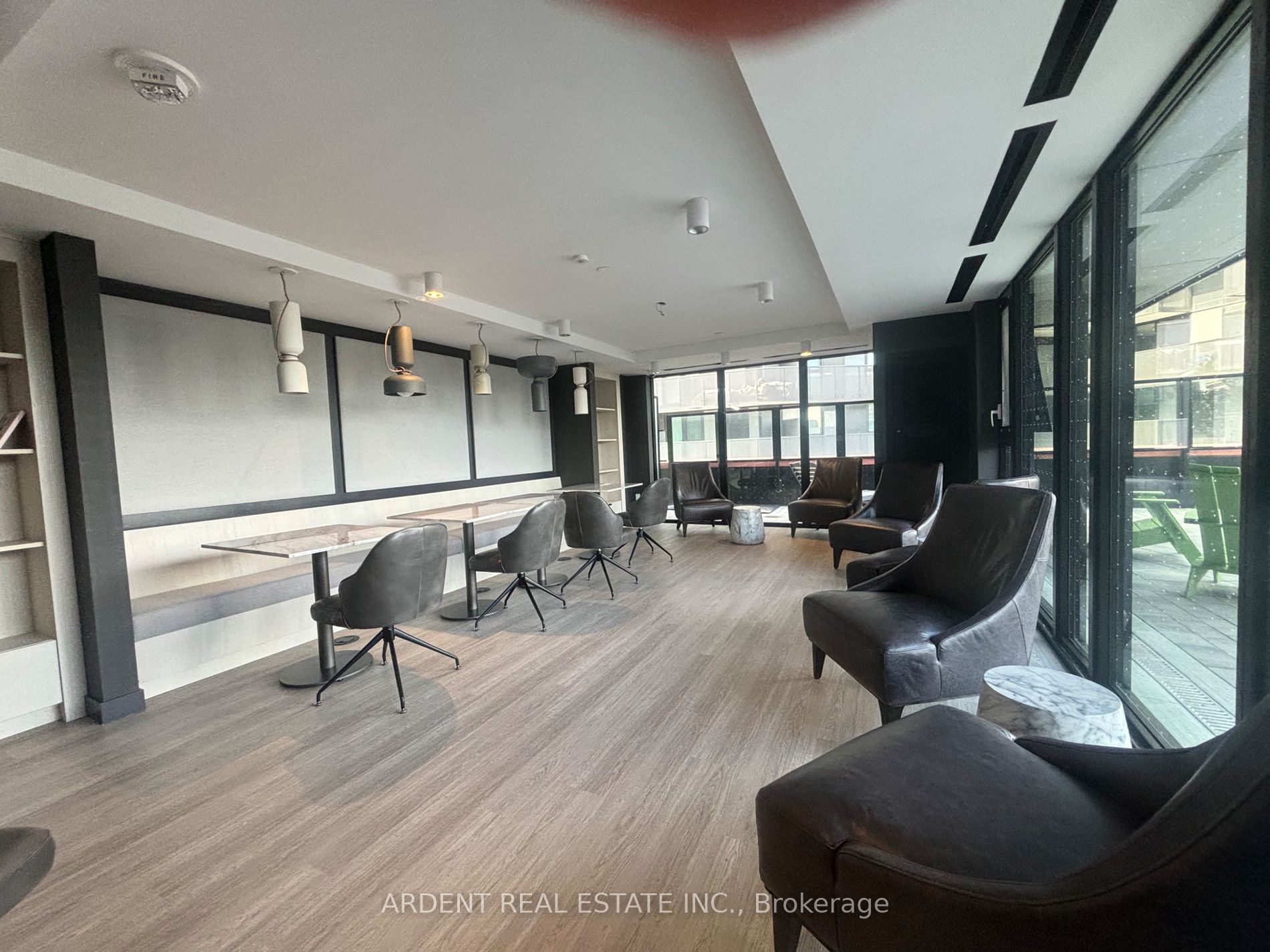 8 Tippett Rd, #601