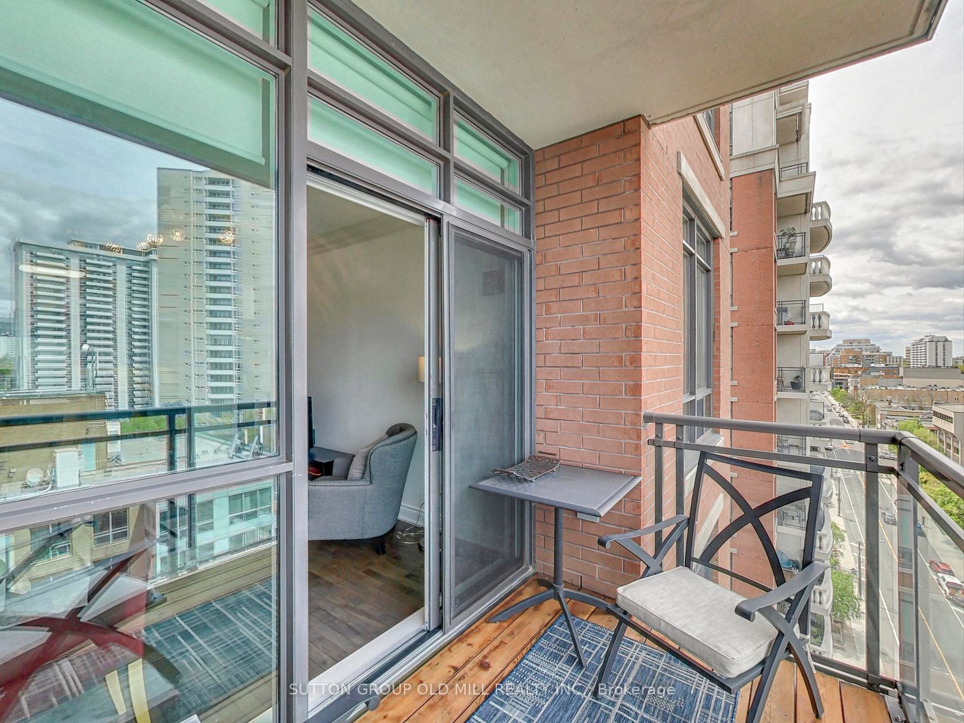 319 Merton Street, #1002