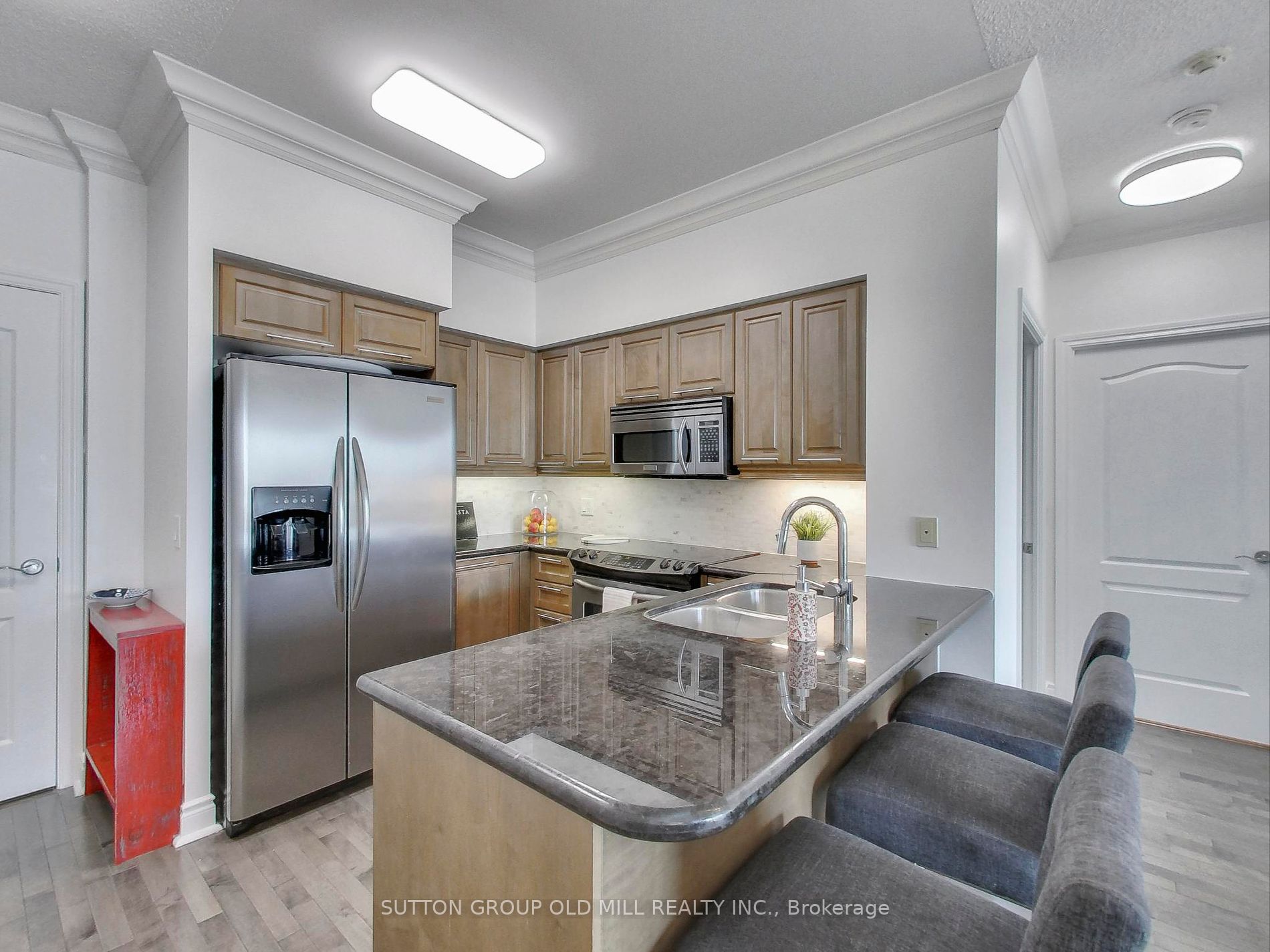 319 Merton Street, #1002