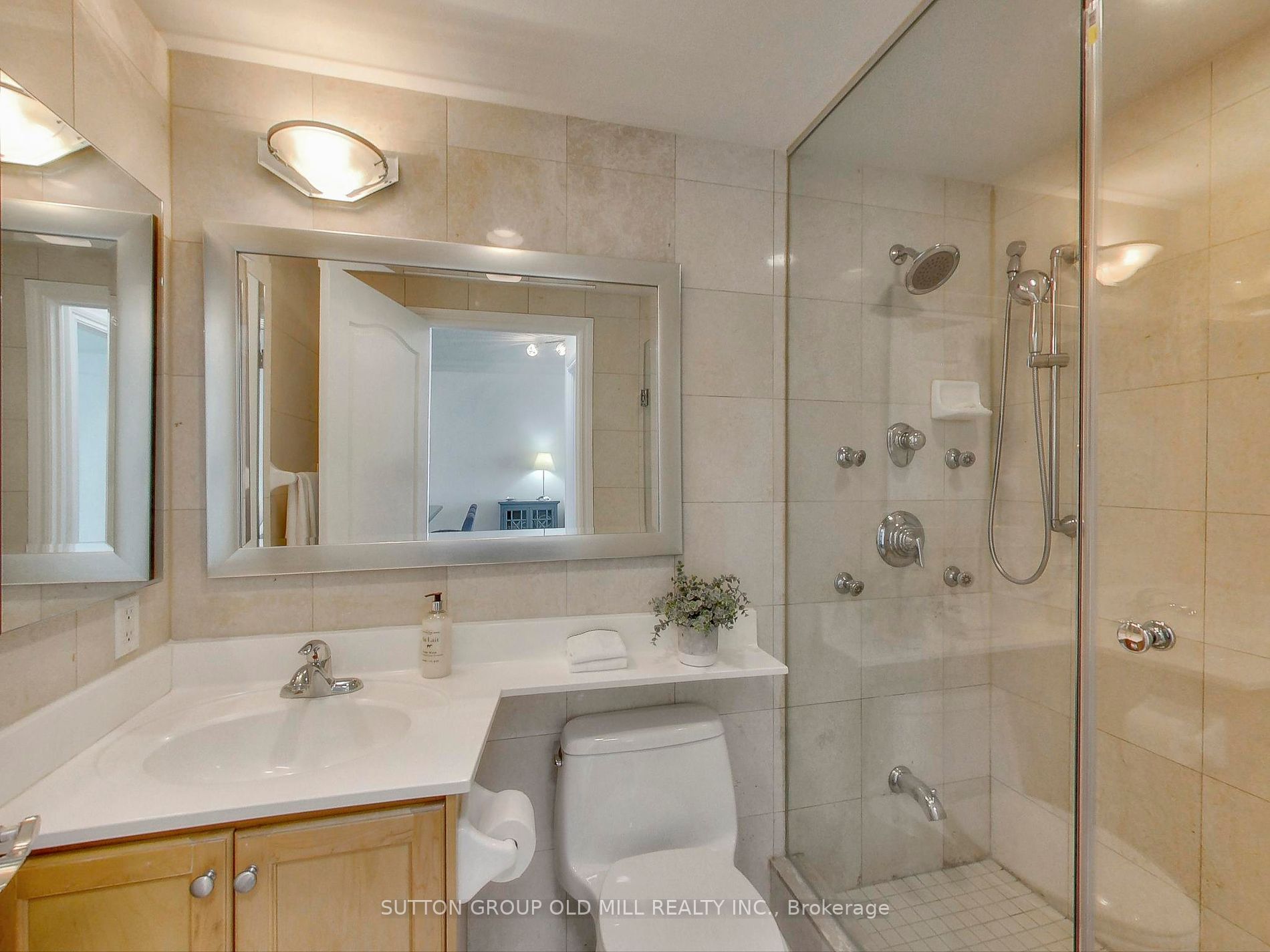 319 Merton Street, #1002
