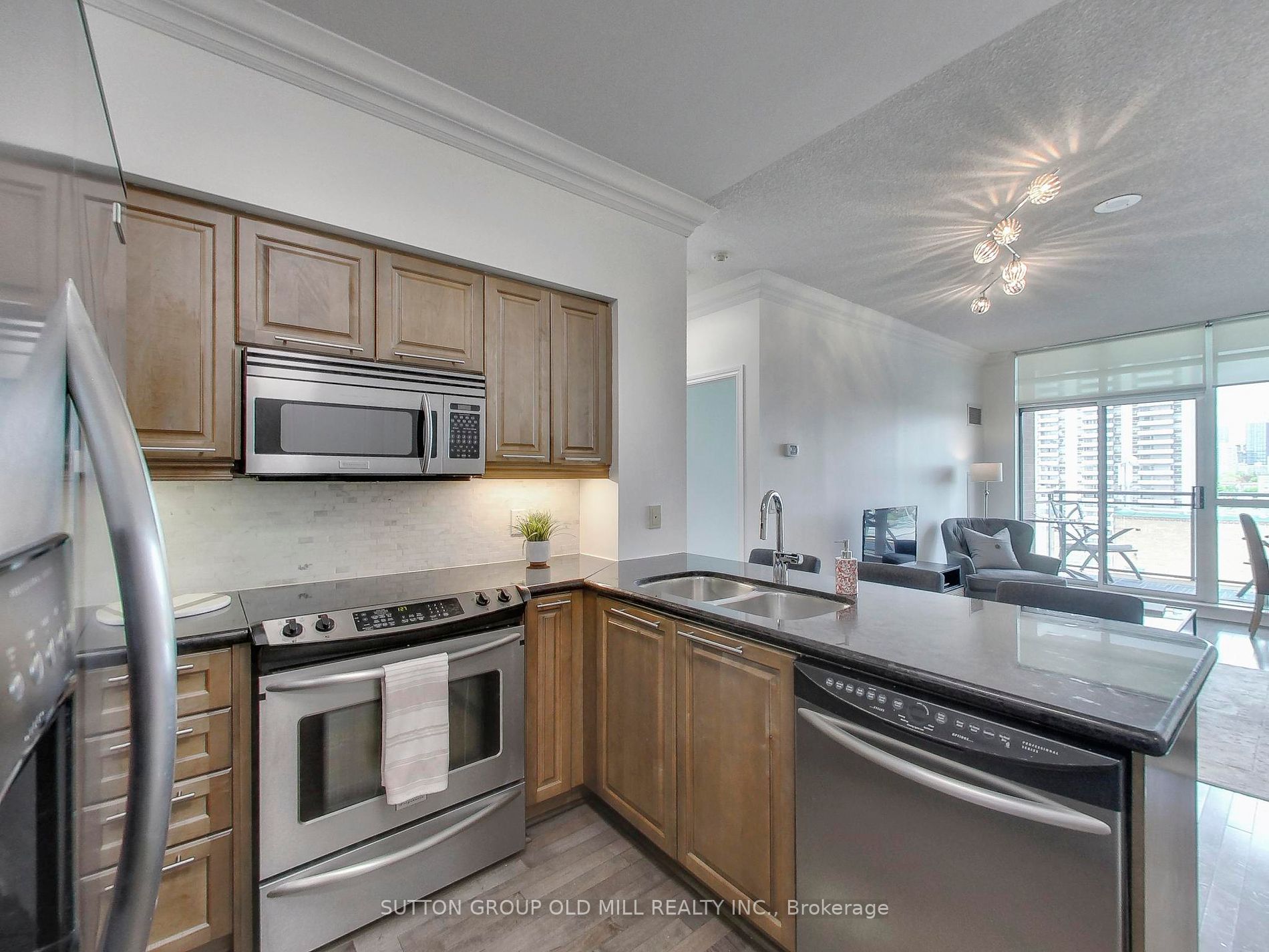 319 Merton Street, #1002