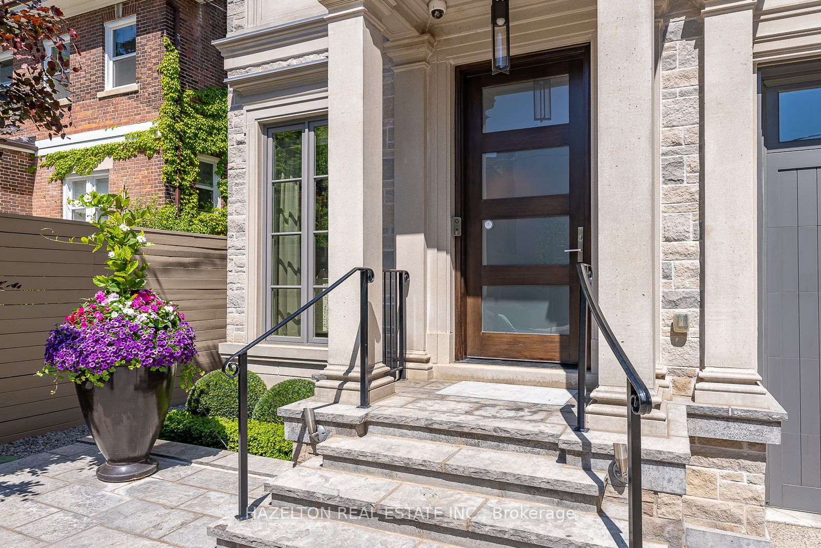 9 Parkwood Ave