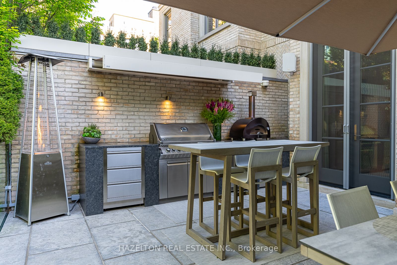 9 Parkwood Ave