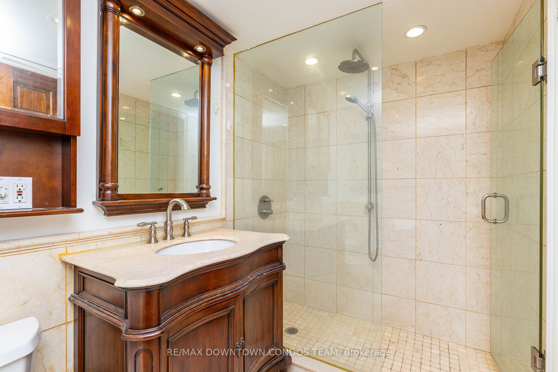 44 St Joseph St, #506