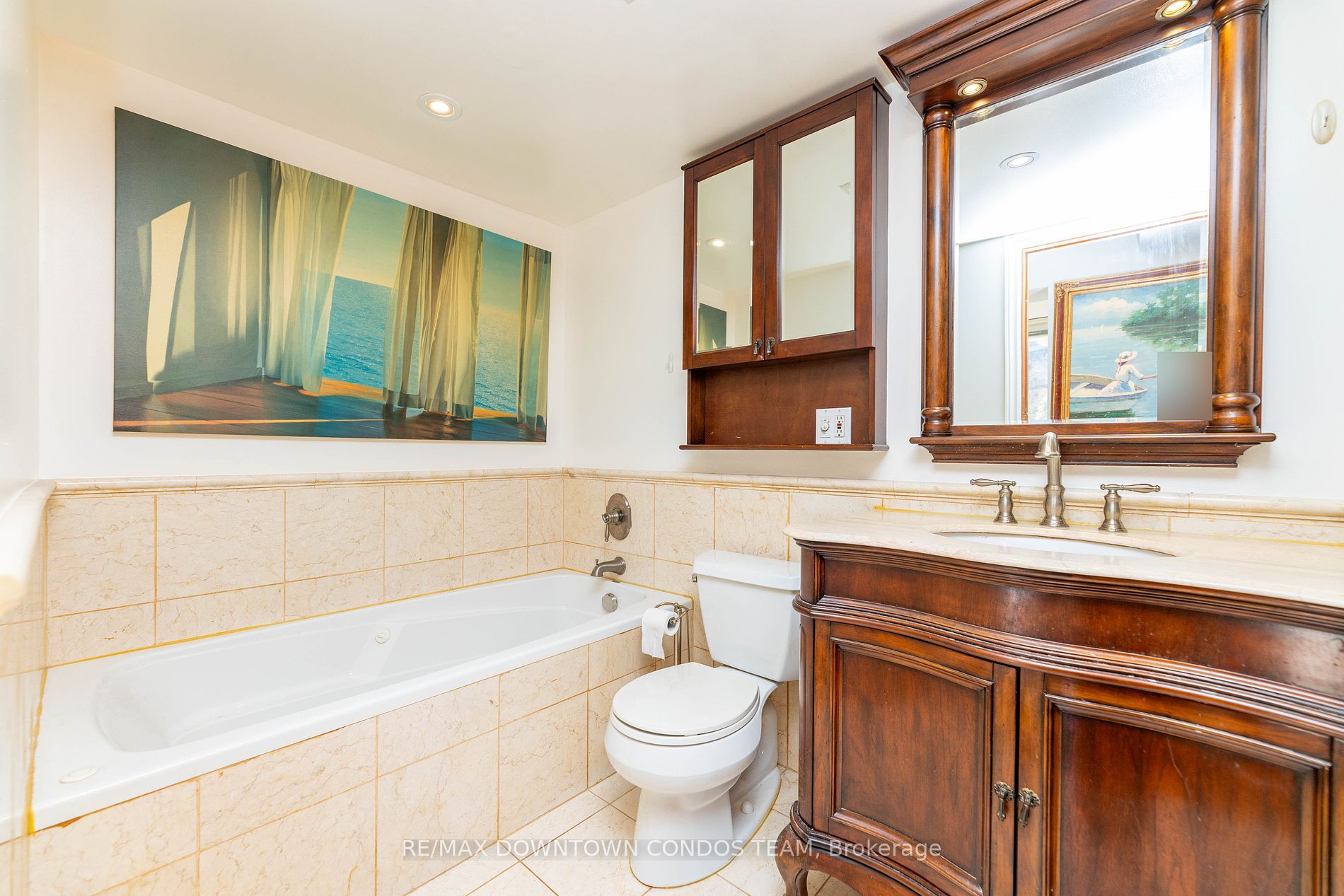 44 St Joseph St, #506
