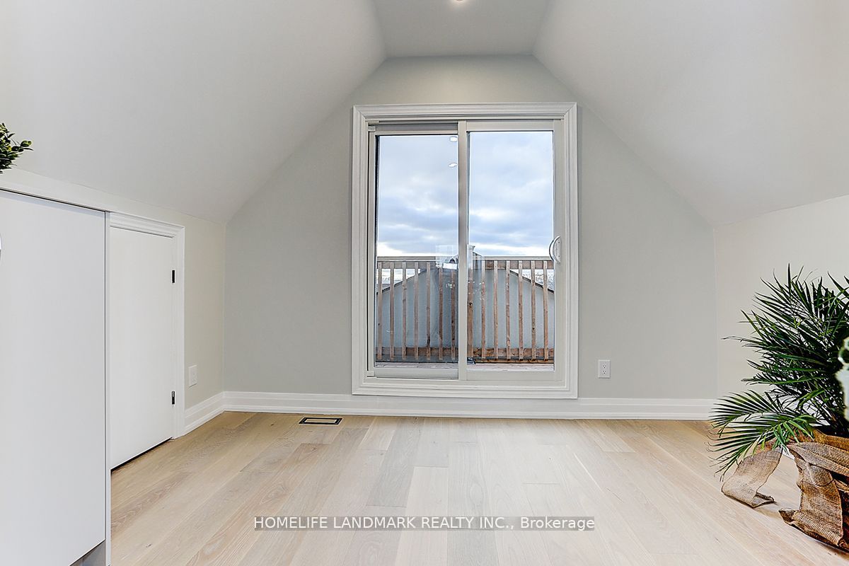 564 Dufferin Street