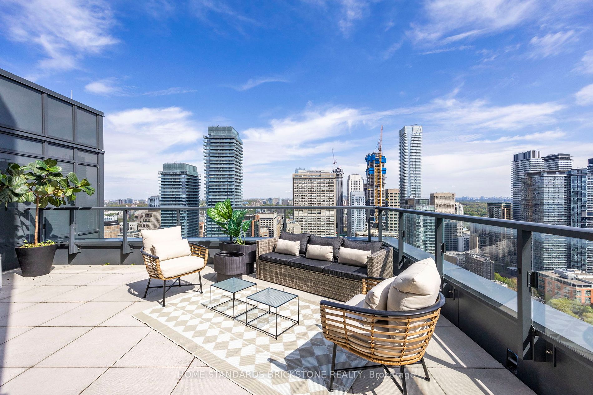 955 Bay Street #3907