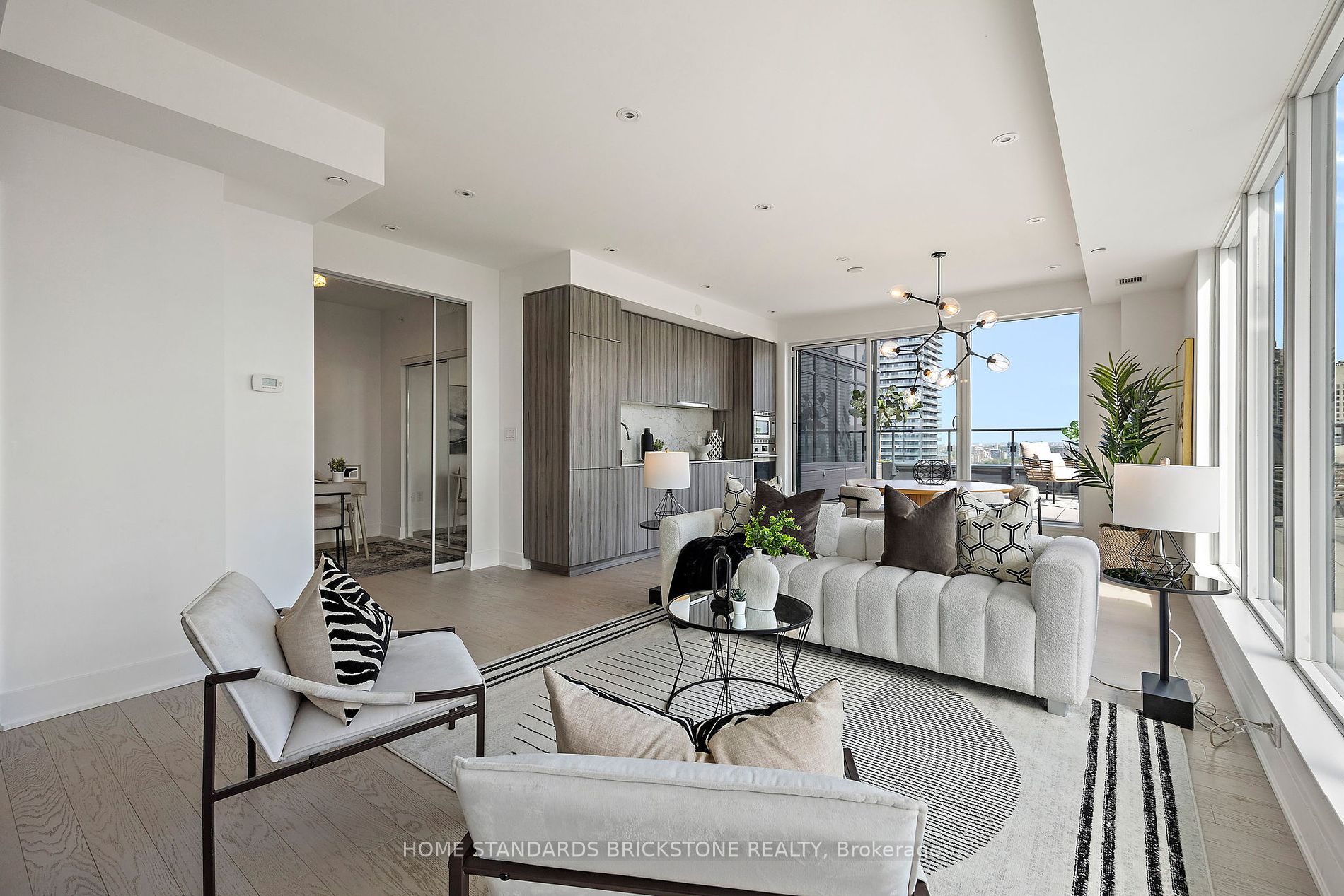 955 Bay Street #3907