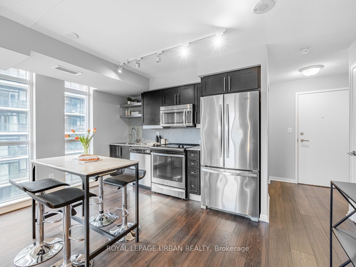 400 Adelaide St E, #1915