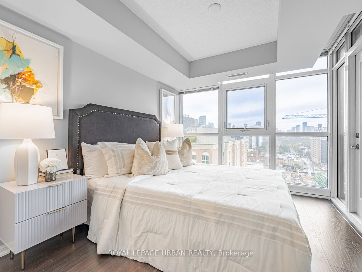 400 Adelaide St E, #1915