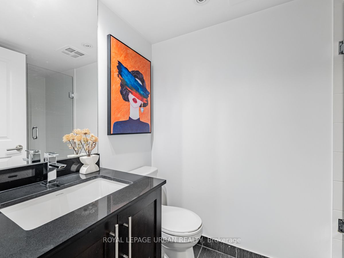 400 Adelaide St E, #1915