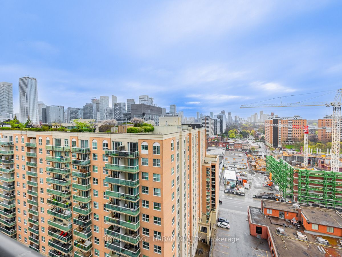 400 Adelaide St E, #1915