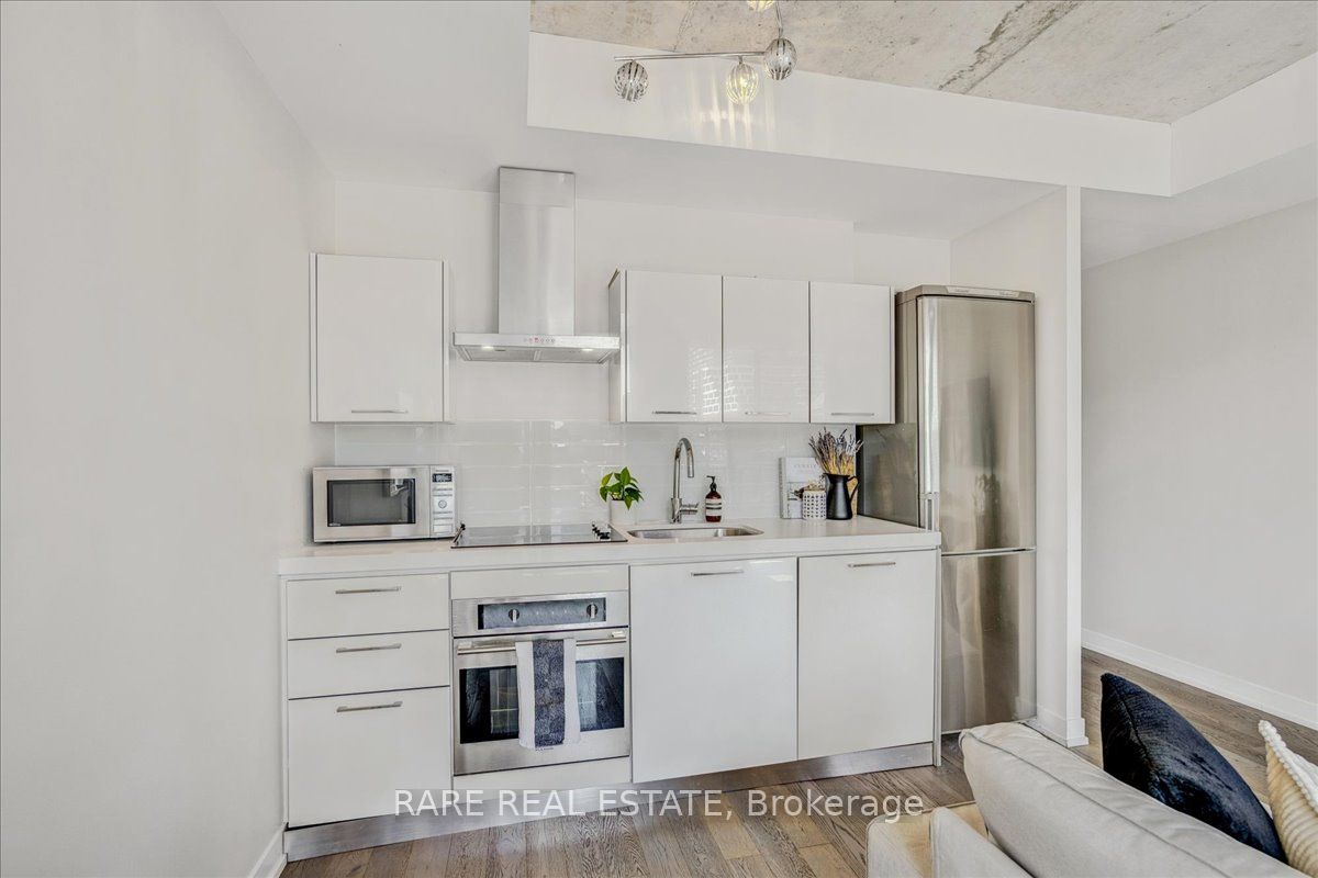 560 King St W, #620