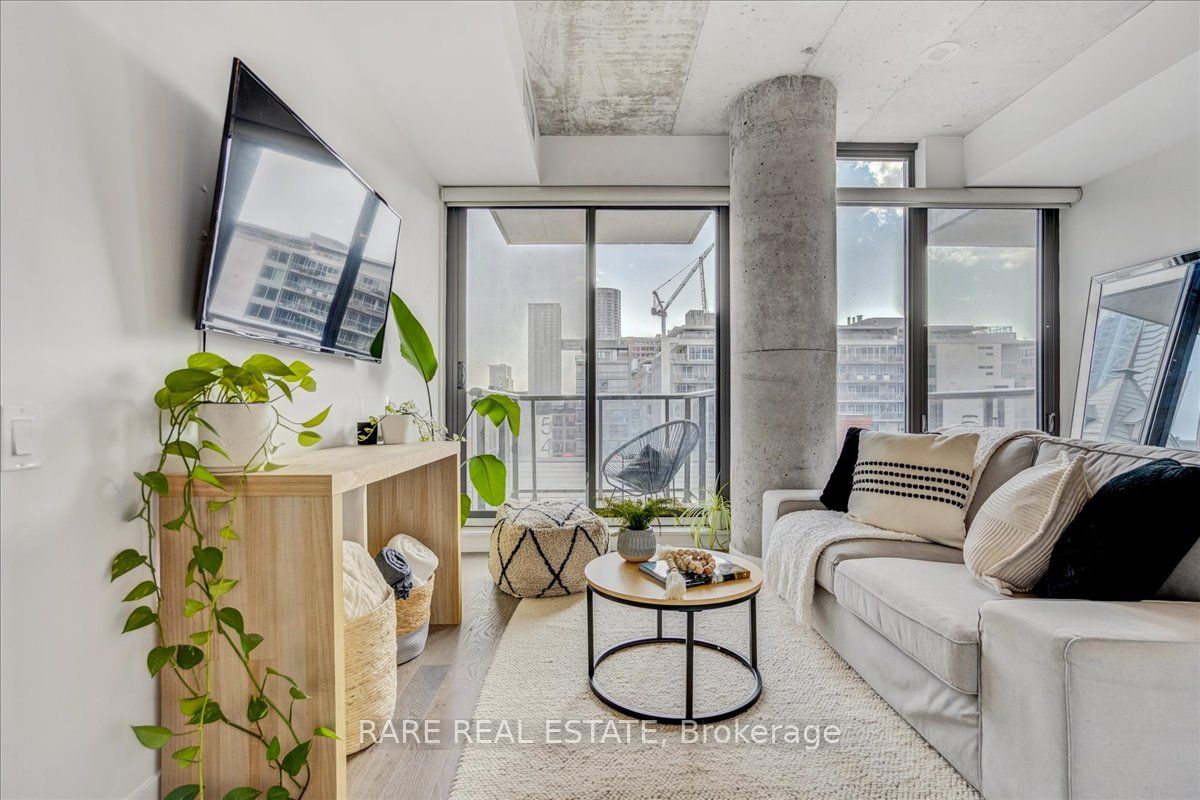 560 King St W, #620
