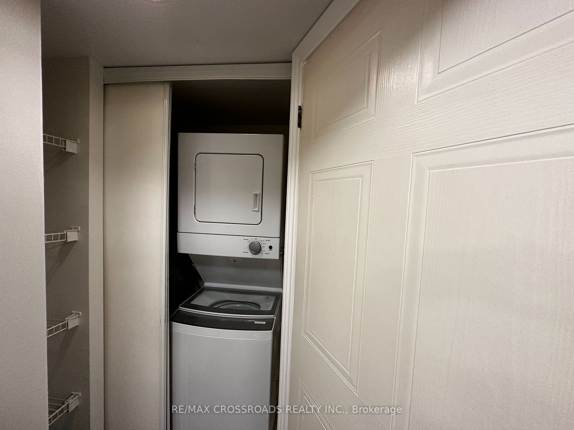 105 Victoria Street, #1003