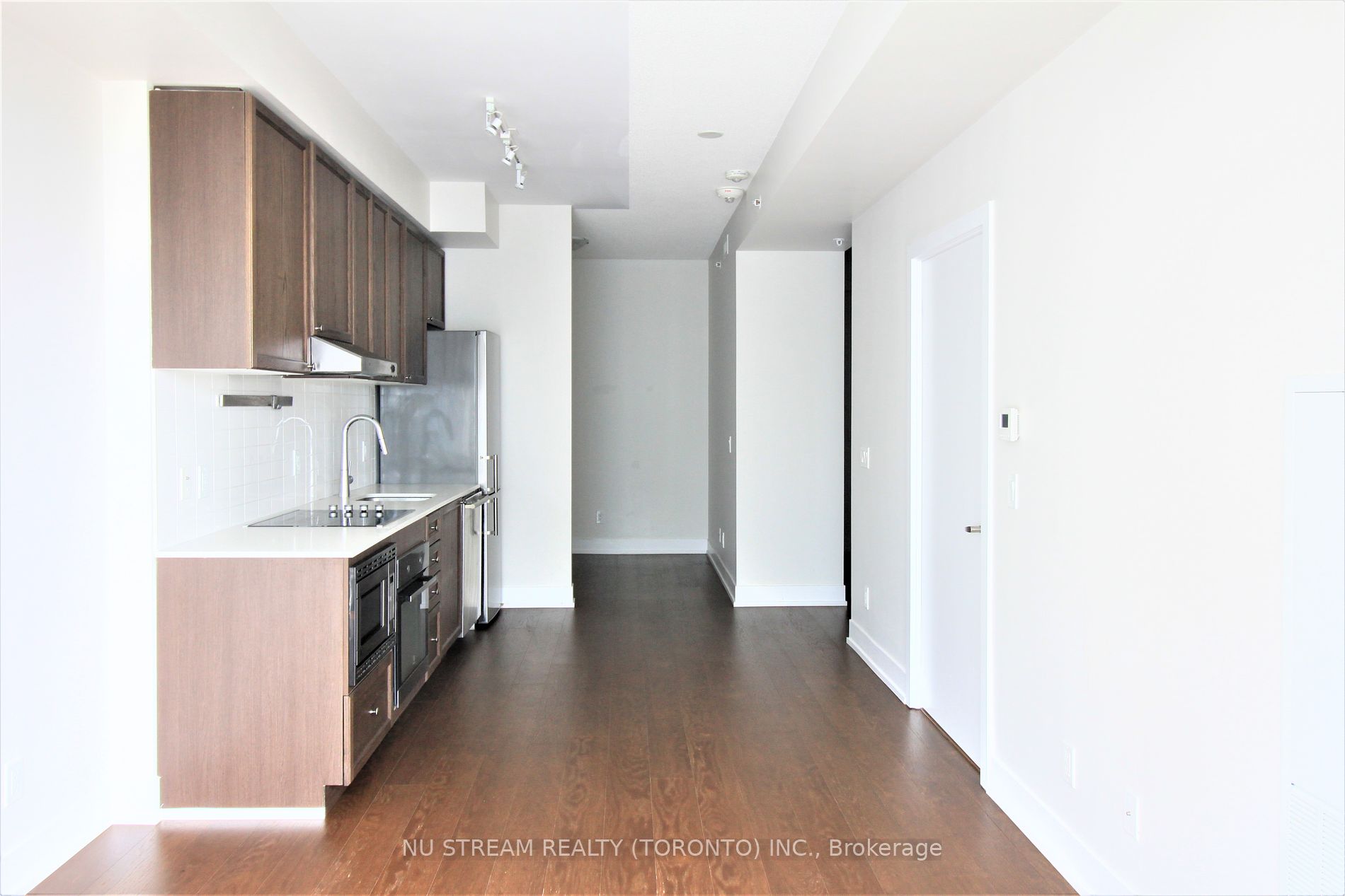 7 Kenaston Gardens, #507