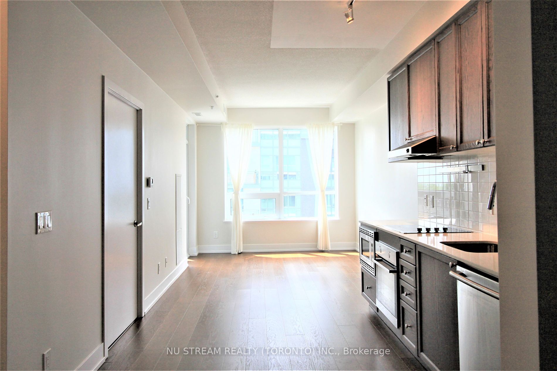 7 Kenaston Gardens, #507