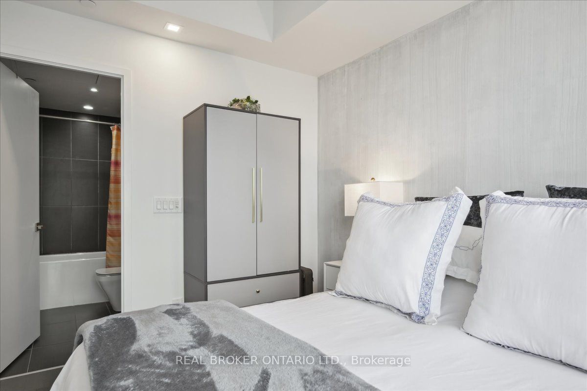 70 Temperance Street, #5215