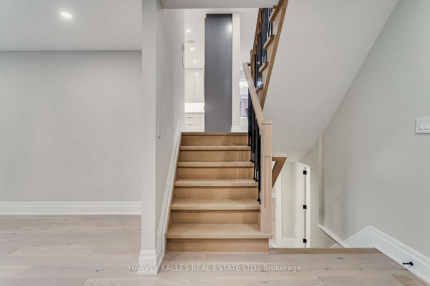 150 Viewmount Avenue