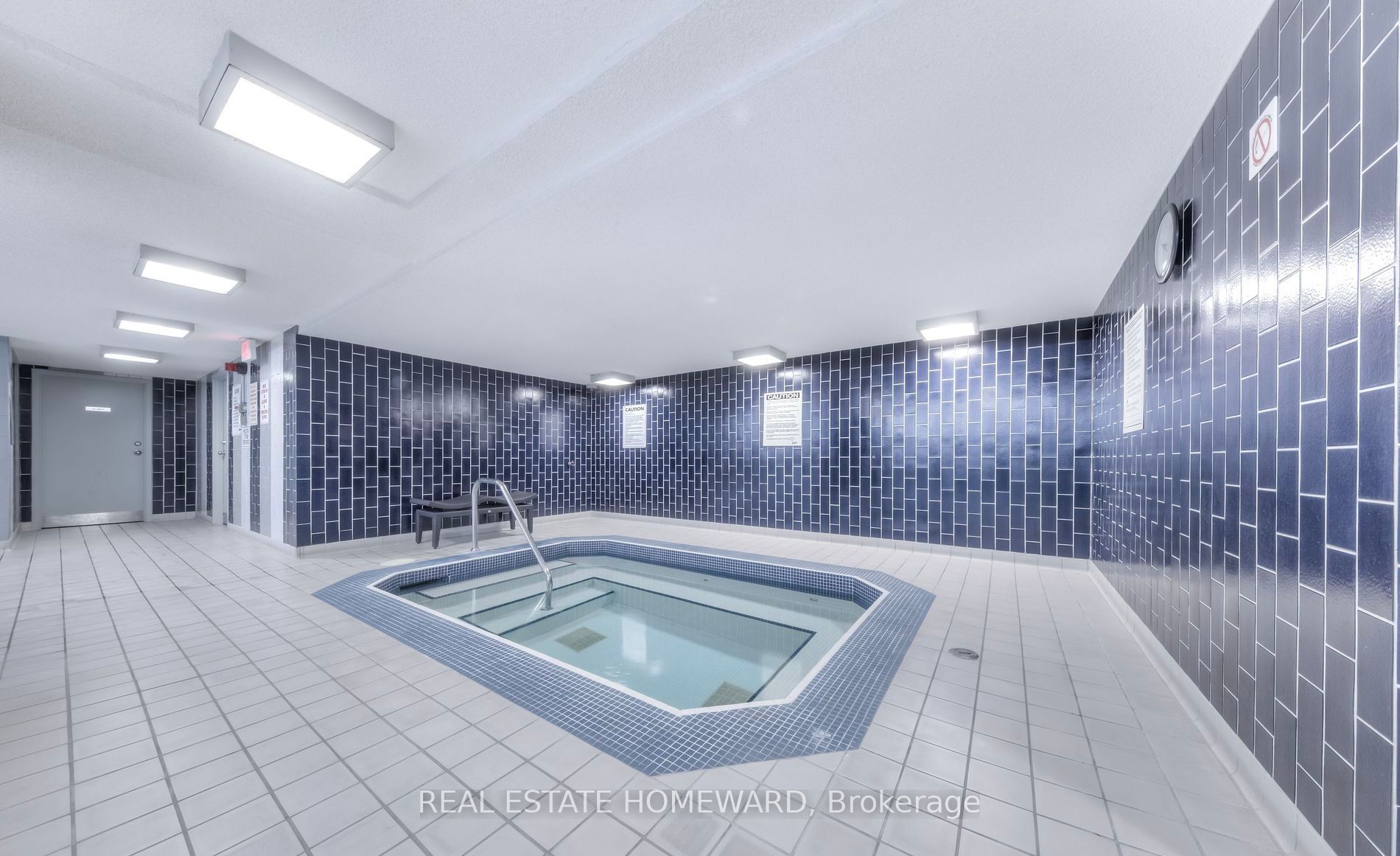 360 Bloor St E, #511