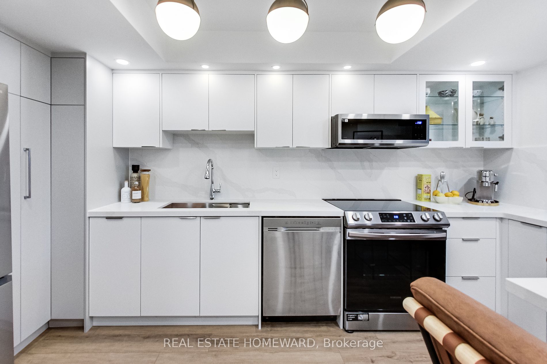 360 Bloor St E, #511