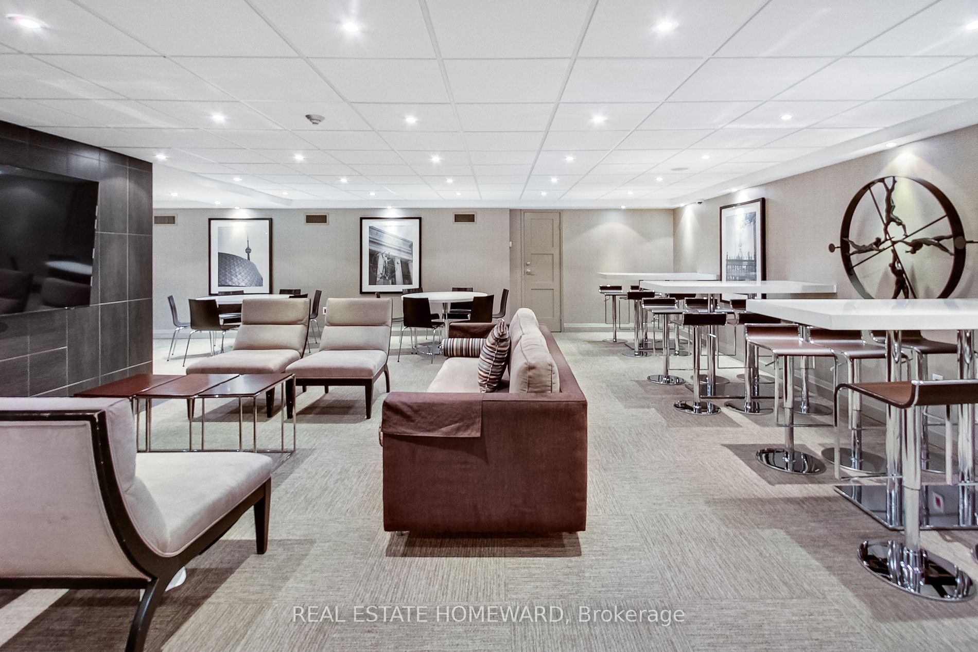 360 Bloor St E, #511