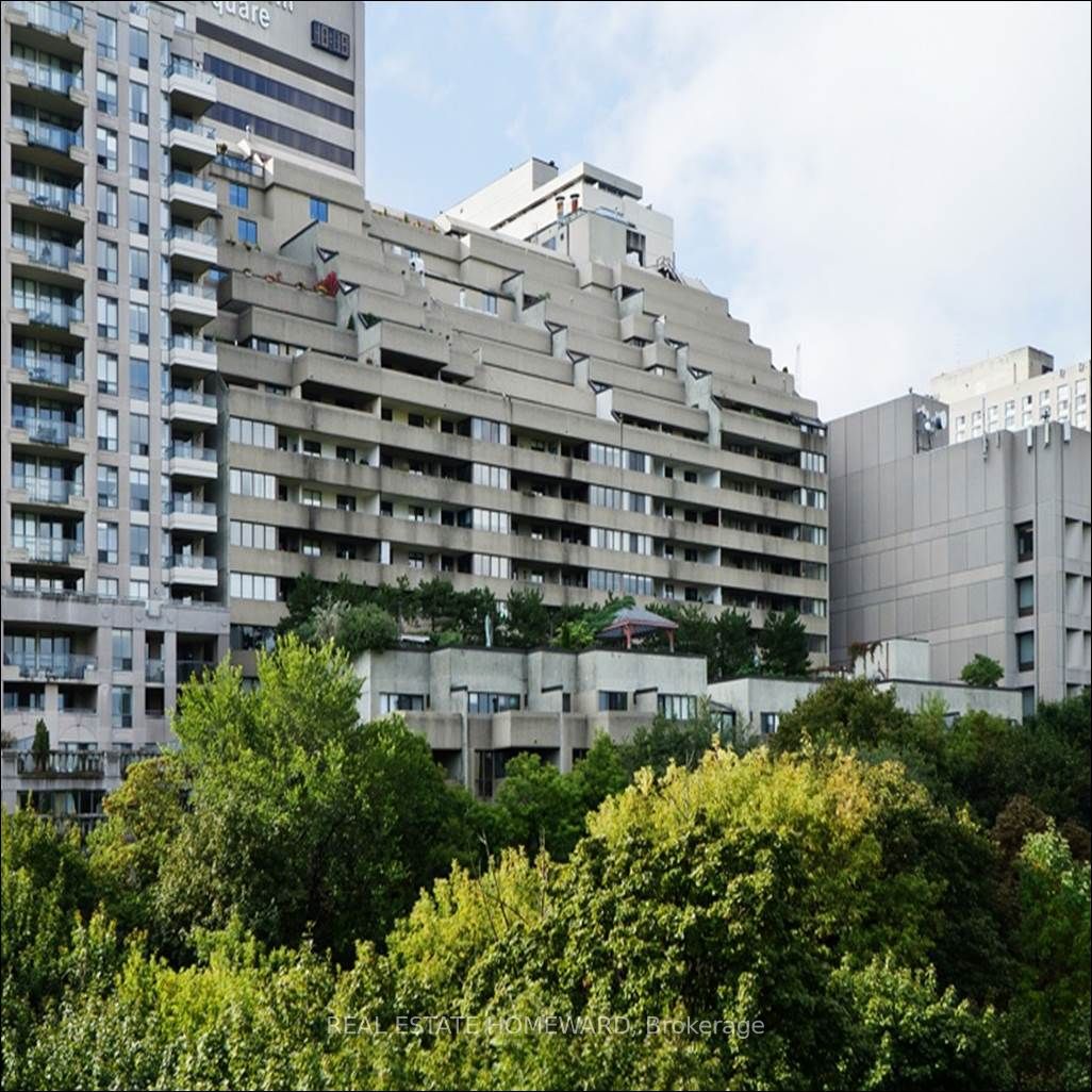360 Bloor St E, #511