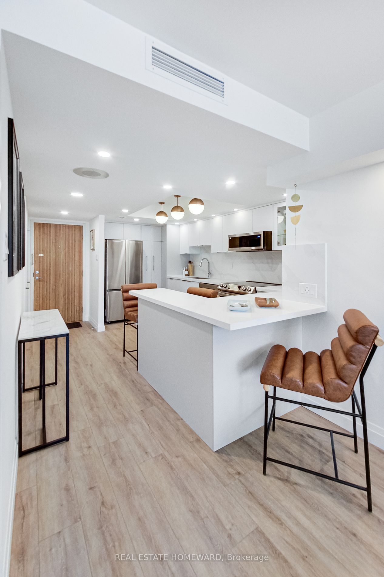 360 Bloor St E, #511