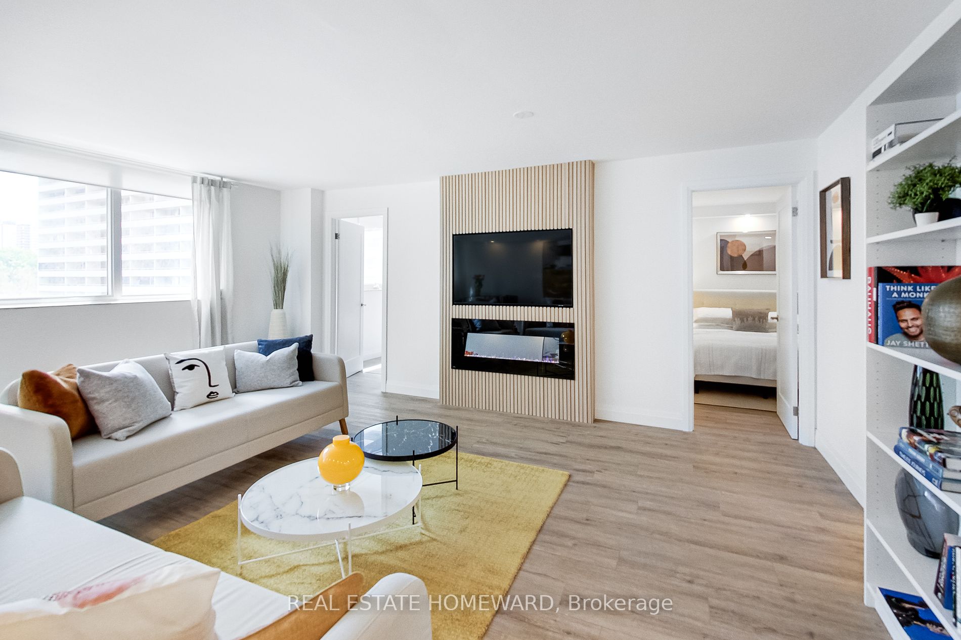 360 Bloor St E, #511