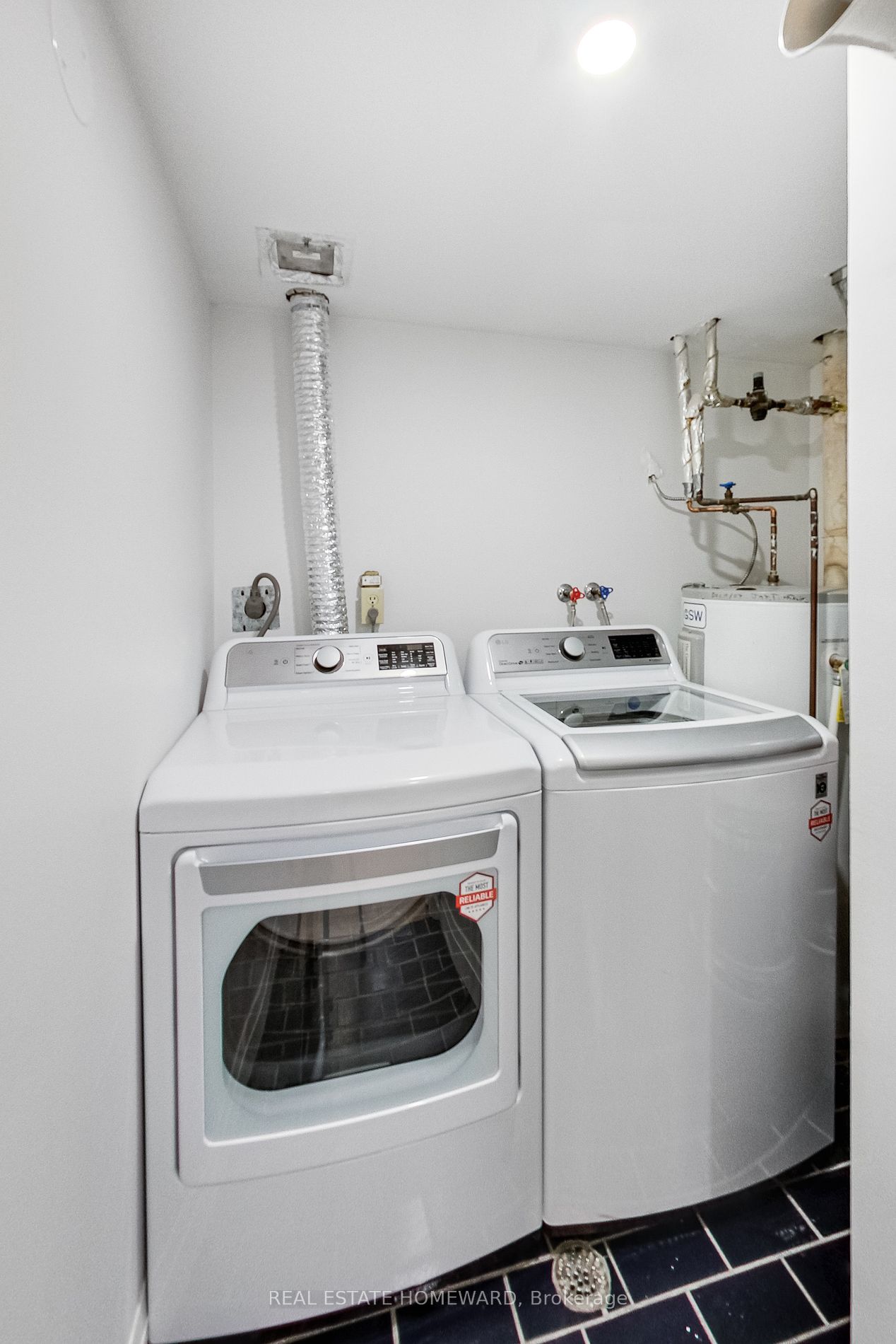 360 Bloor St E, #511