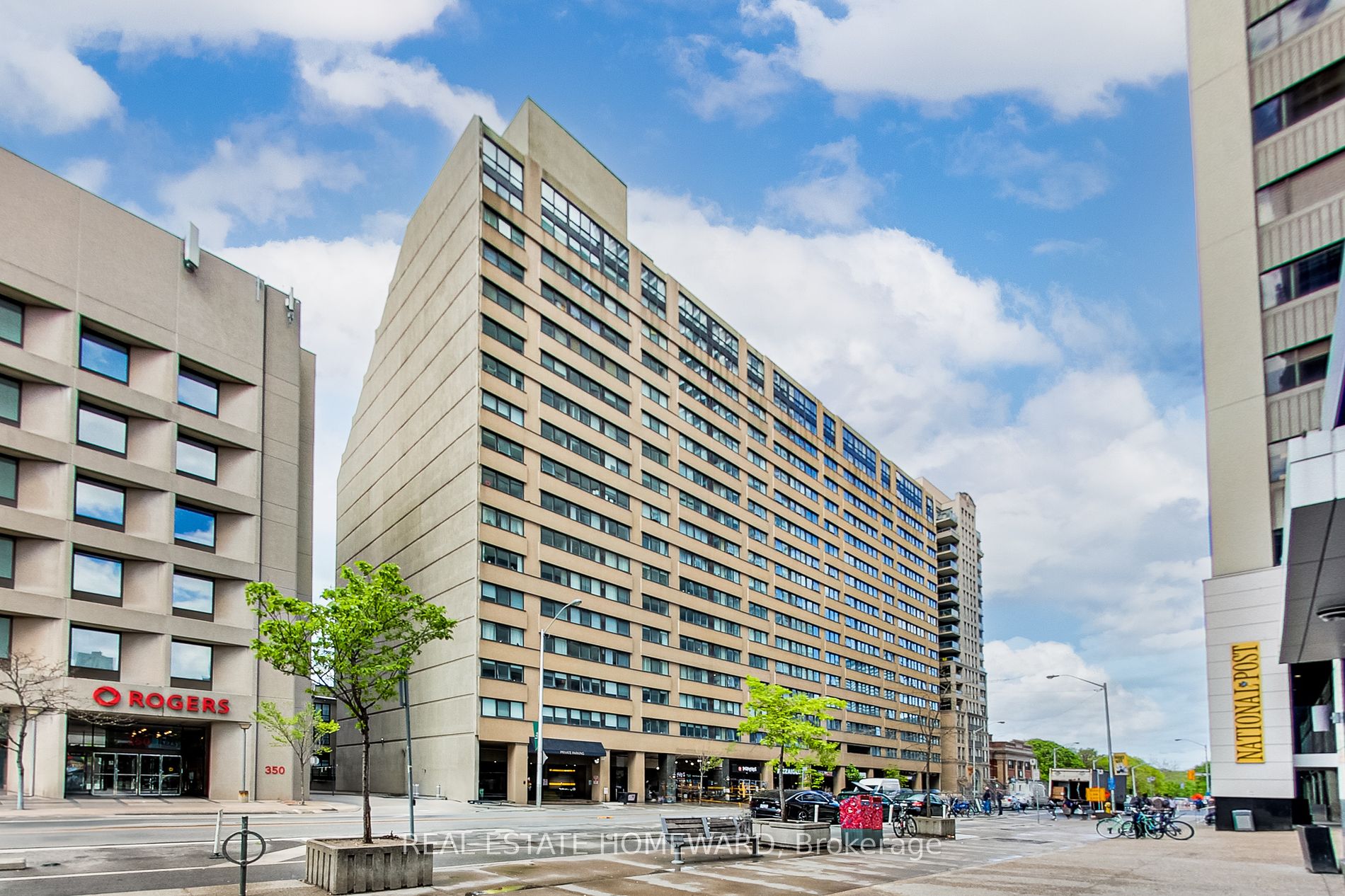 360 Bloor St E, #511