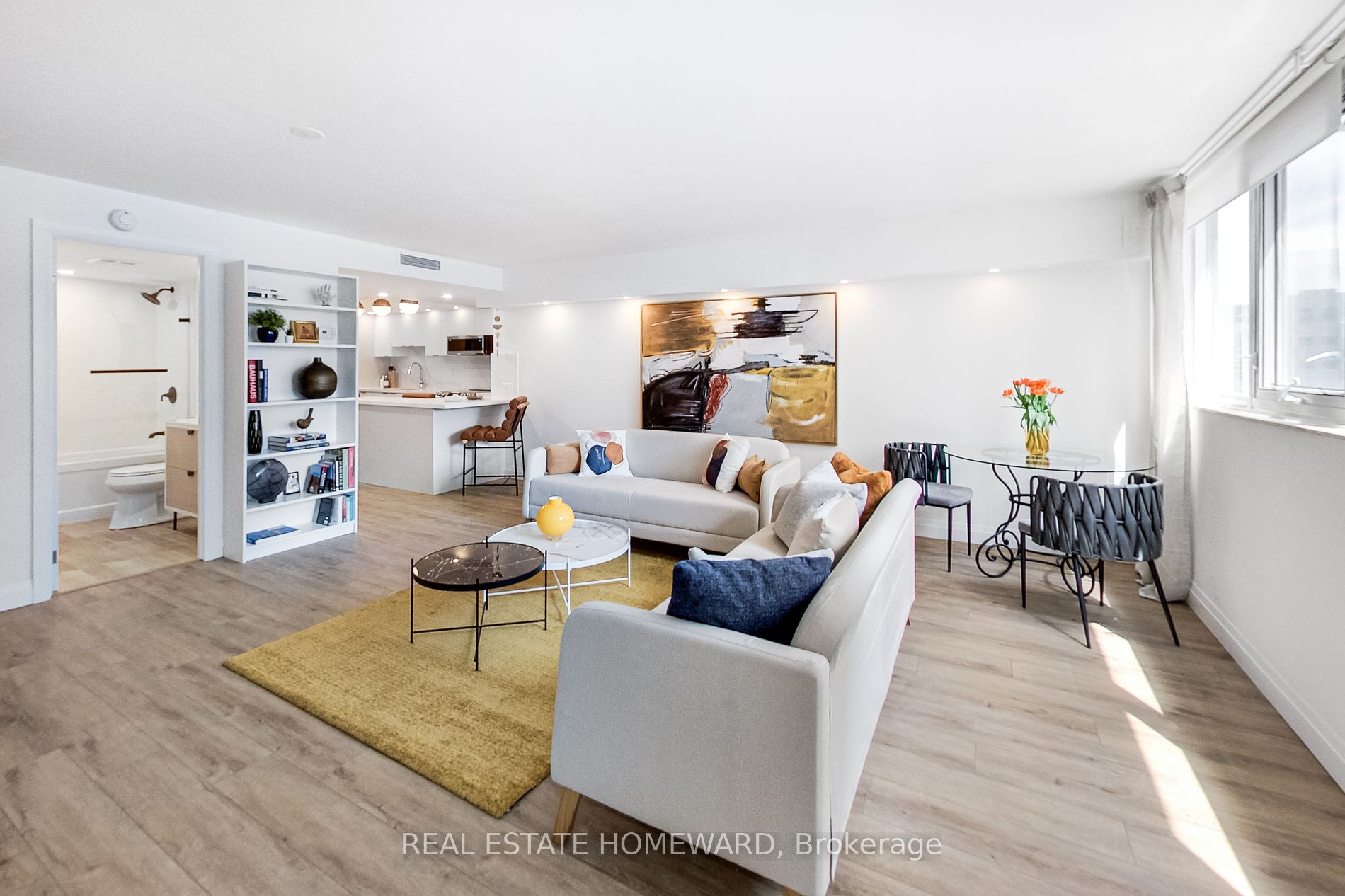 360 Bloor St E, #511