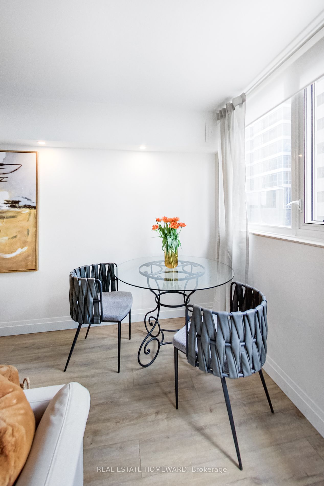 360 Bloor St E, #511