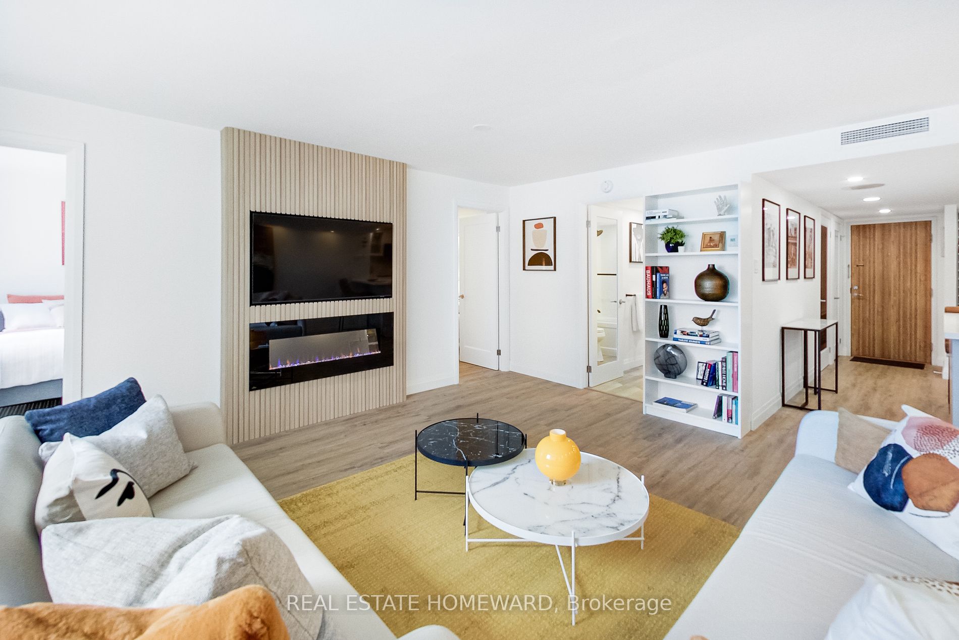 360 Bloor St E, #511