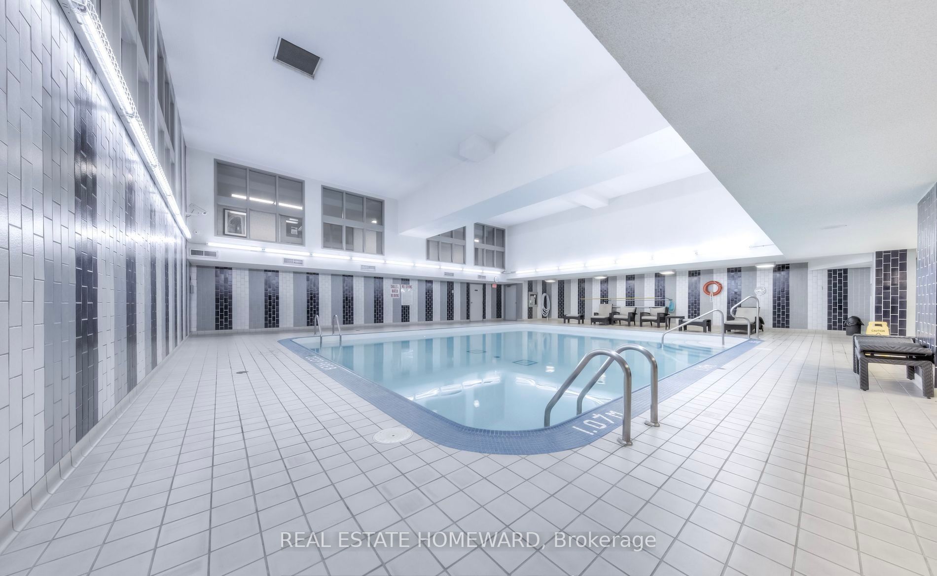 360 Bloor St E, #511